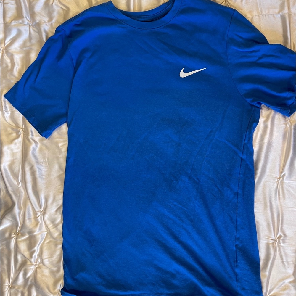 NWOT Nike Dri Fit T-Shirt